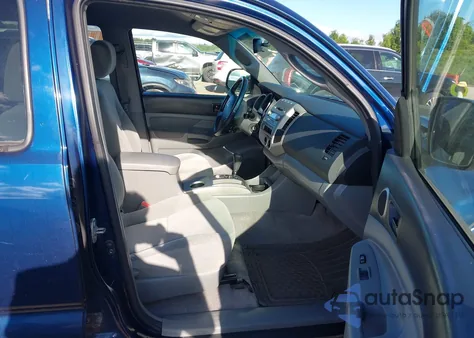 2006 Toyota Tacoma Base V6 z USA, uszkodzony, nr VIN 5TEMU52NX6Z310192